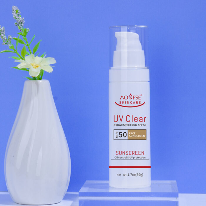 Tinted Mineral Face Sunscreen SPF 50 - Image 3